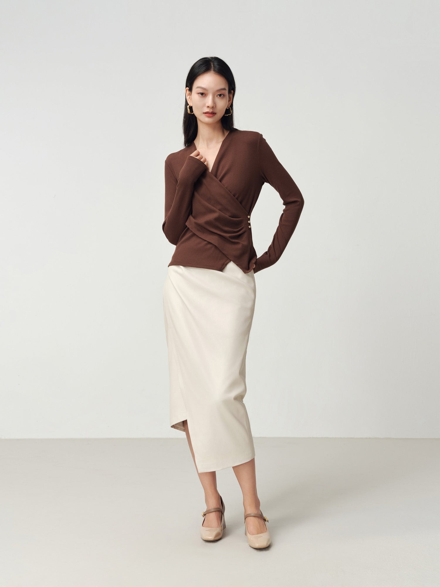 V-Neck Slim-Fit Slimming Top | Brown
