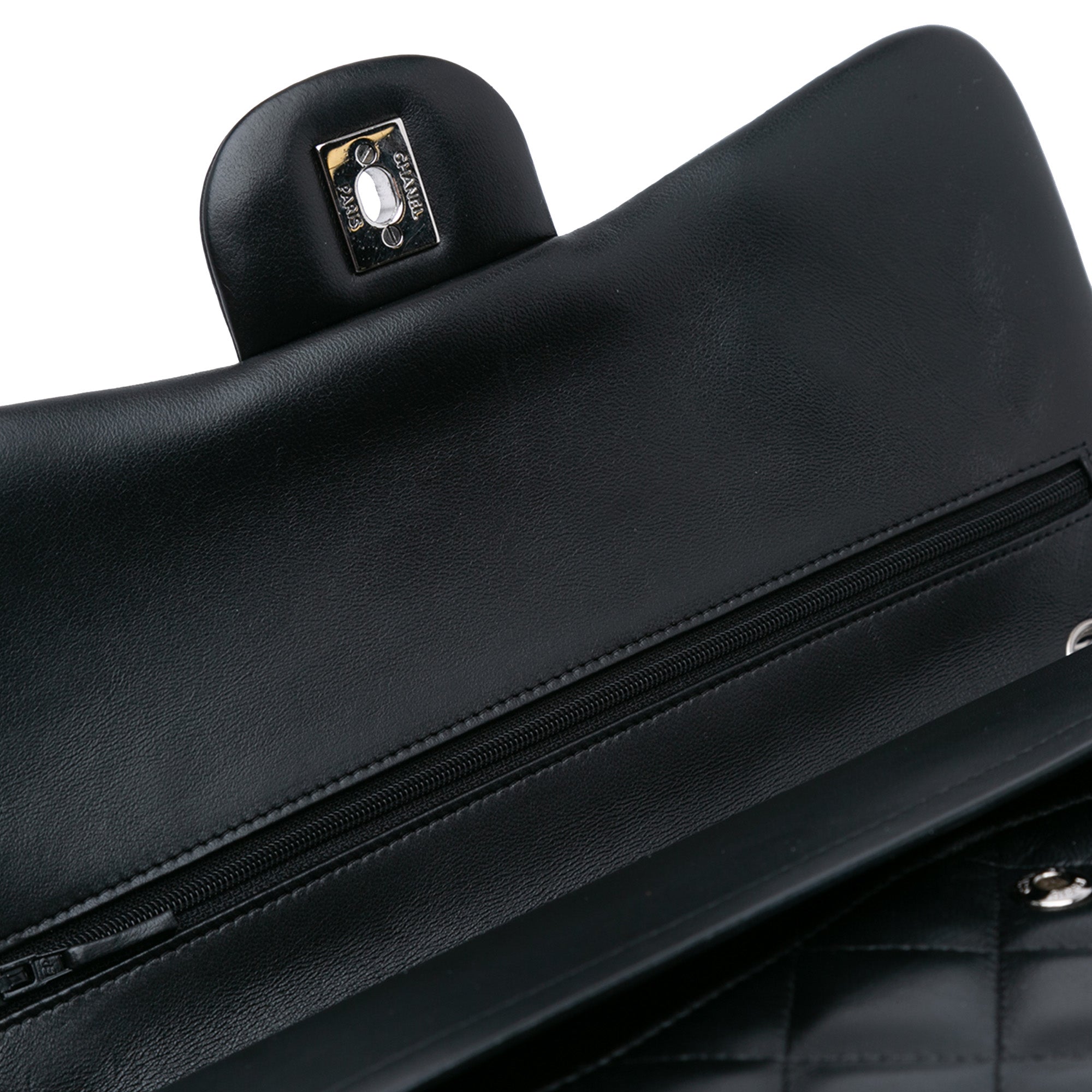 Chanel | Pre-Owned Jumbo Classic Lambskin Double Flap - I | Black