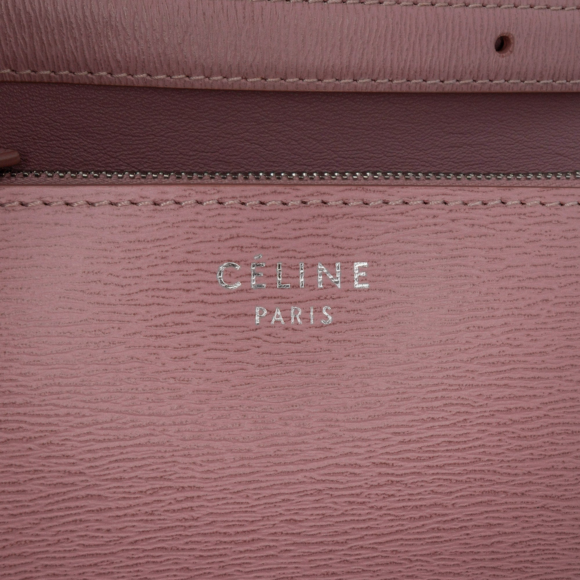 Celine | Pre-Owned Medium Calfskin Classic Box - I | Pink/Light Pink