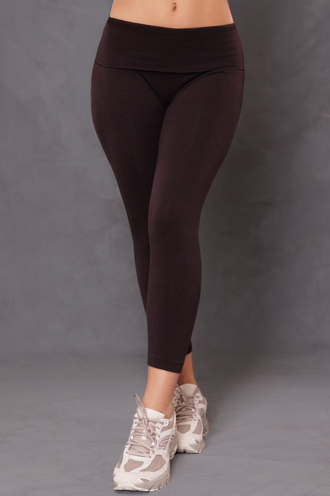 Women | Rolldown Capri Legging | Charcoal/Plum