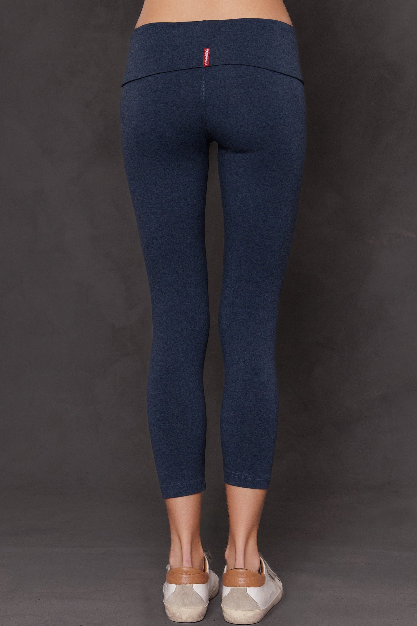 Women | Rolldown Capri Legging | Charcoal/Sailor