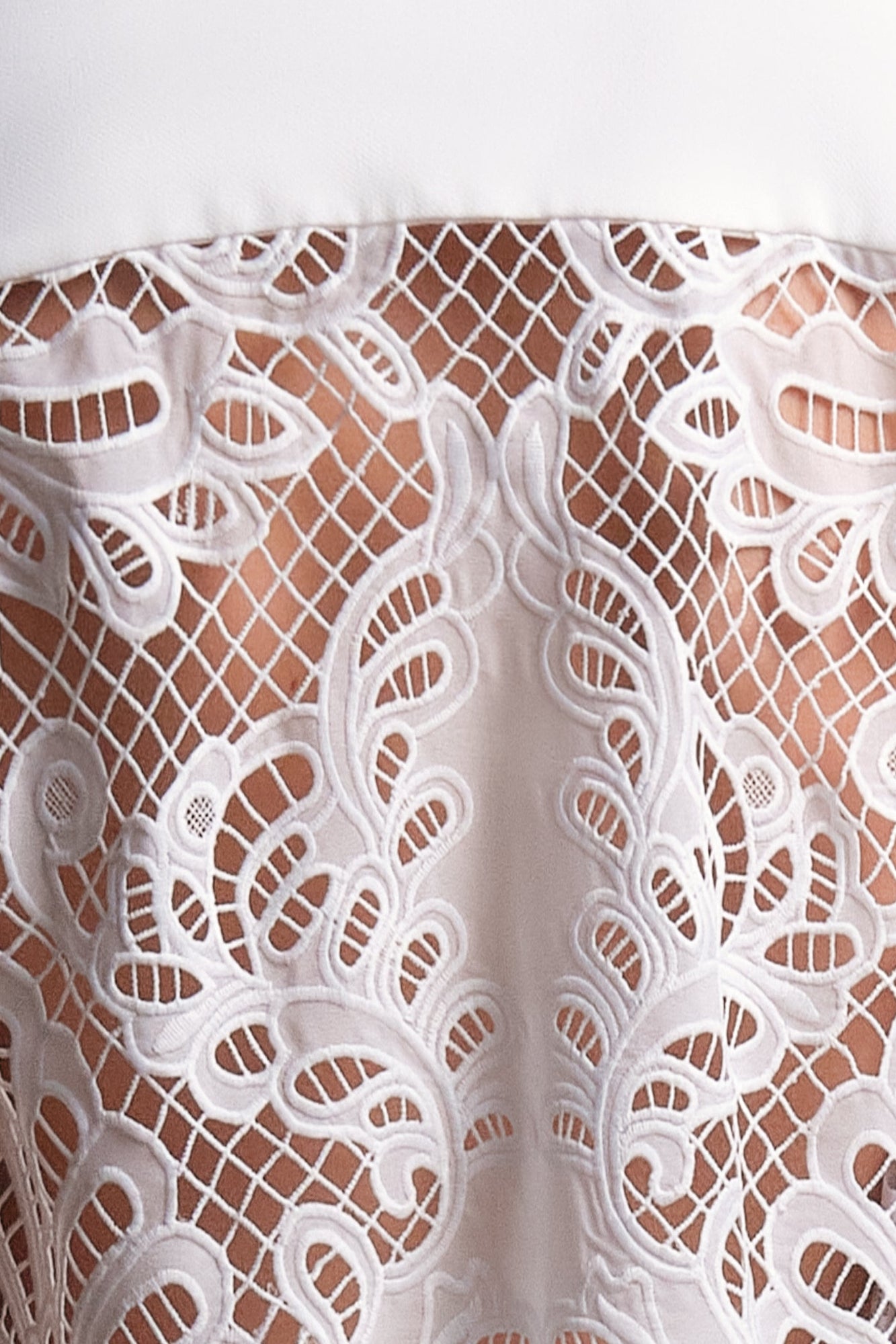 SWATCH:WHITE
