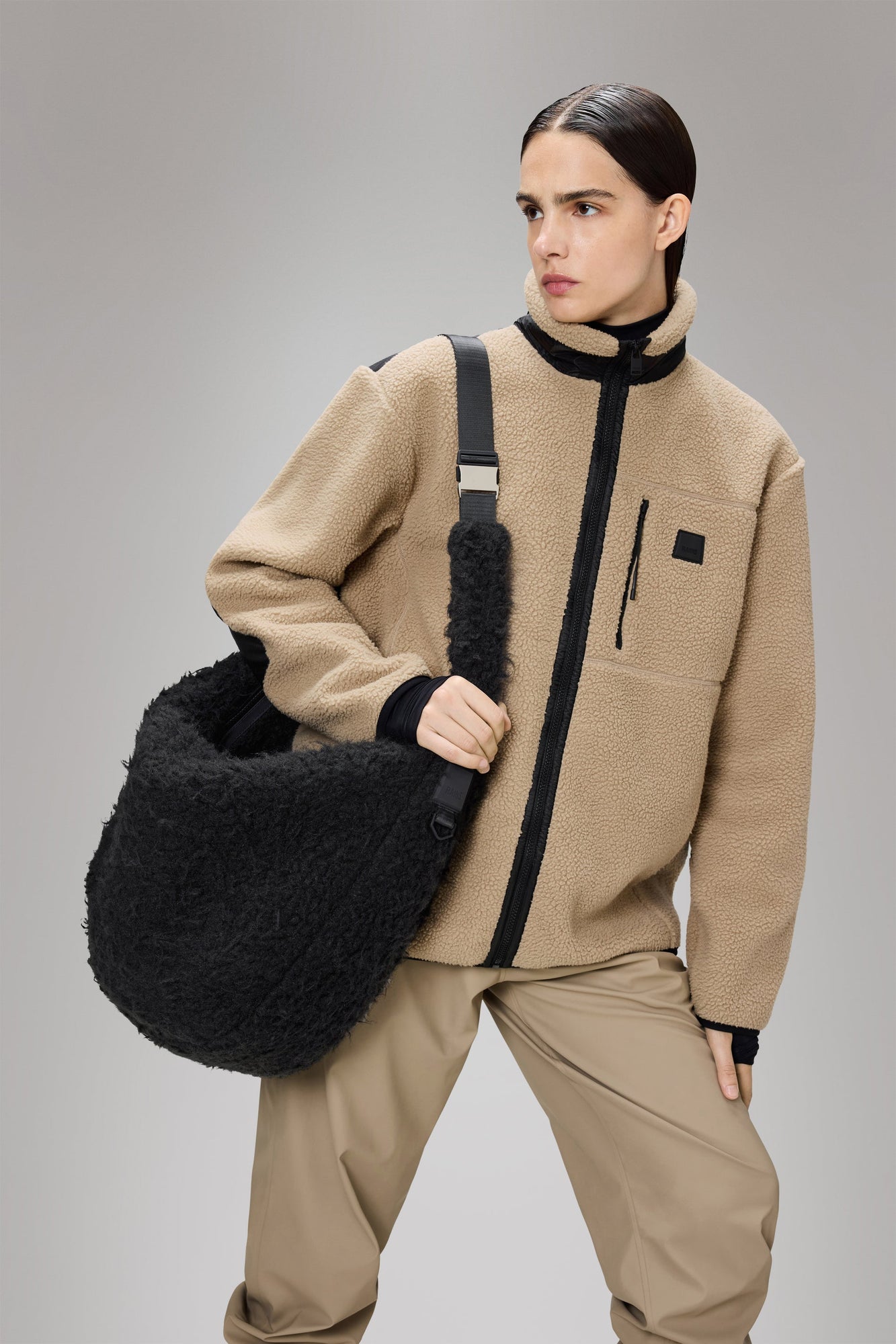 RAINS Valera Vision Shoulder Bag Large Black 23L H40 x D13 x W45 cm Crossbody