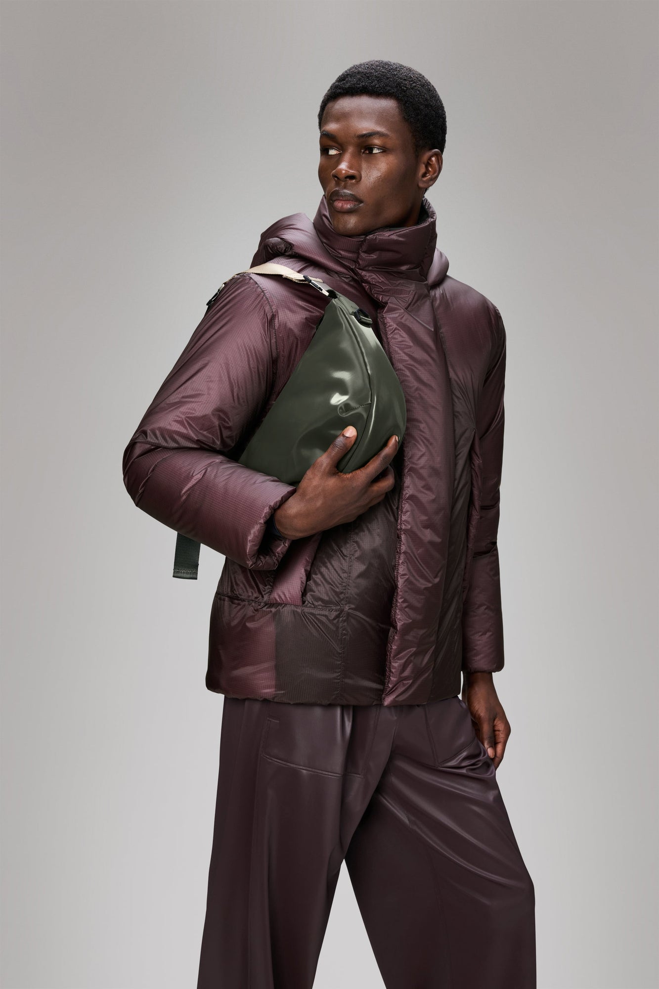 RAINS Valera Shoulder Bag Swamp 7.70L H22 x D10 x W35 cm Crossbody