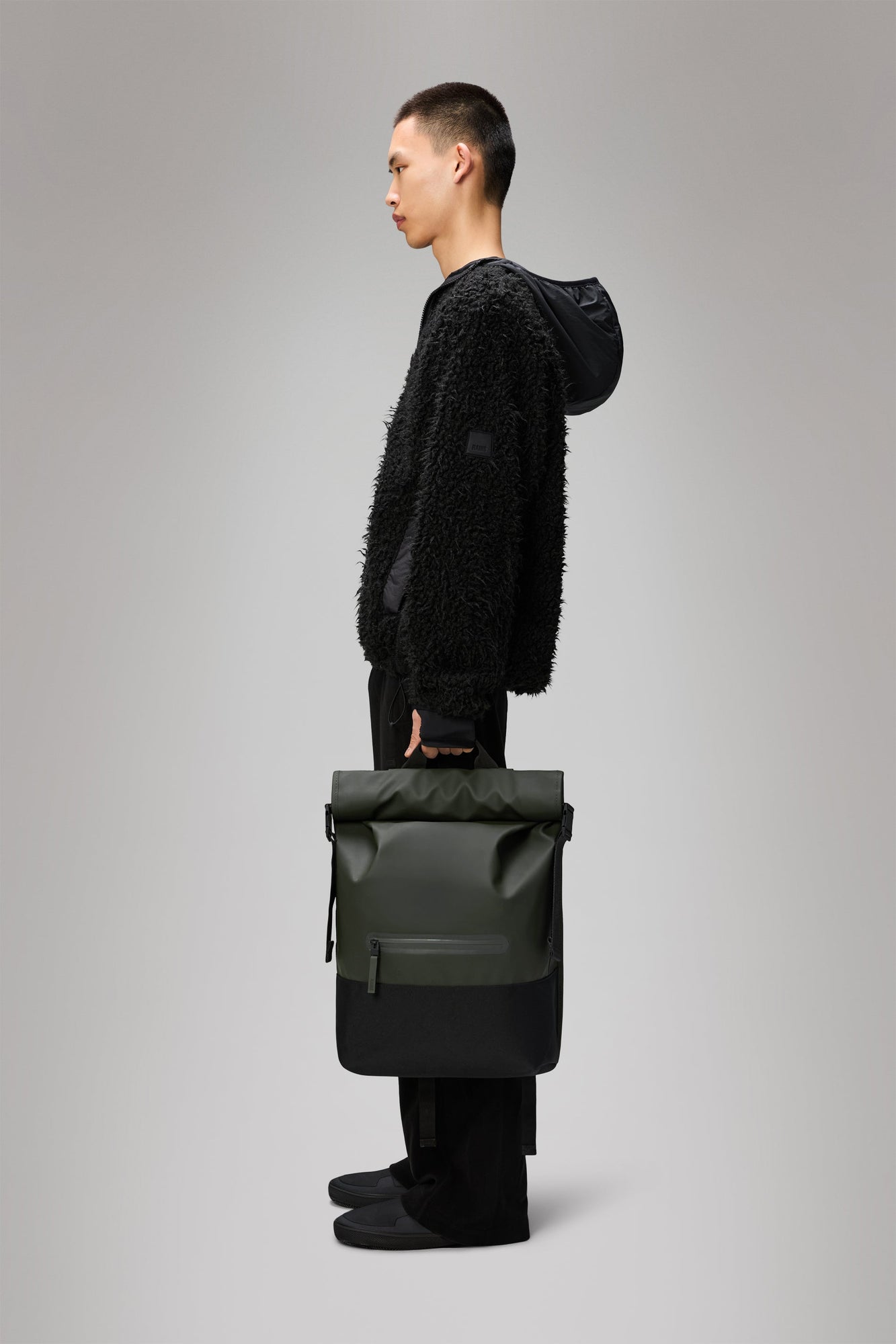 RAINS Trail Rolltop Backpack Green 22L H47 x D13 x W36 cm Backpack