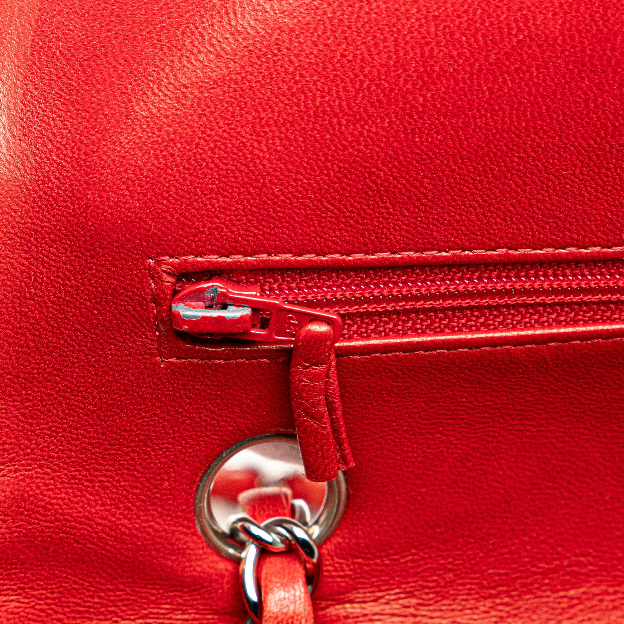 Chanel | Pre-Owned Medium Classic Lambskin Double Flap - I | Red