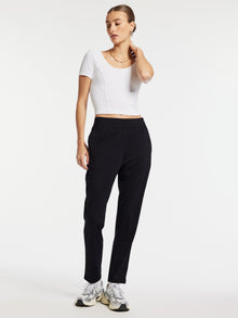 Bandier | Center Stage Straight Leg Pant | Black