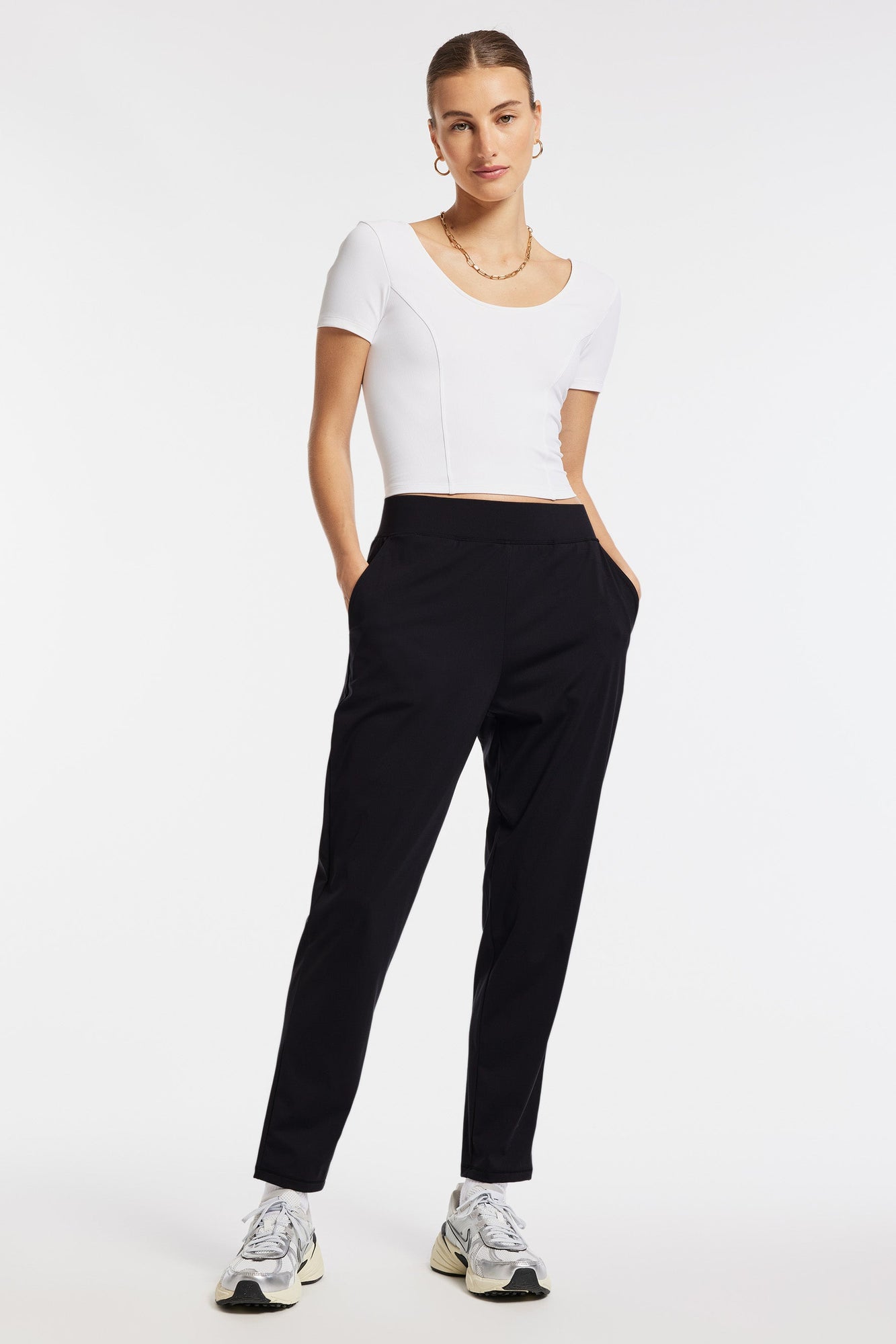Bandier | Center Stage Straight Leg Pant | Black