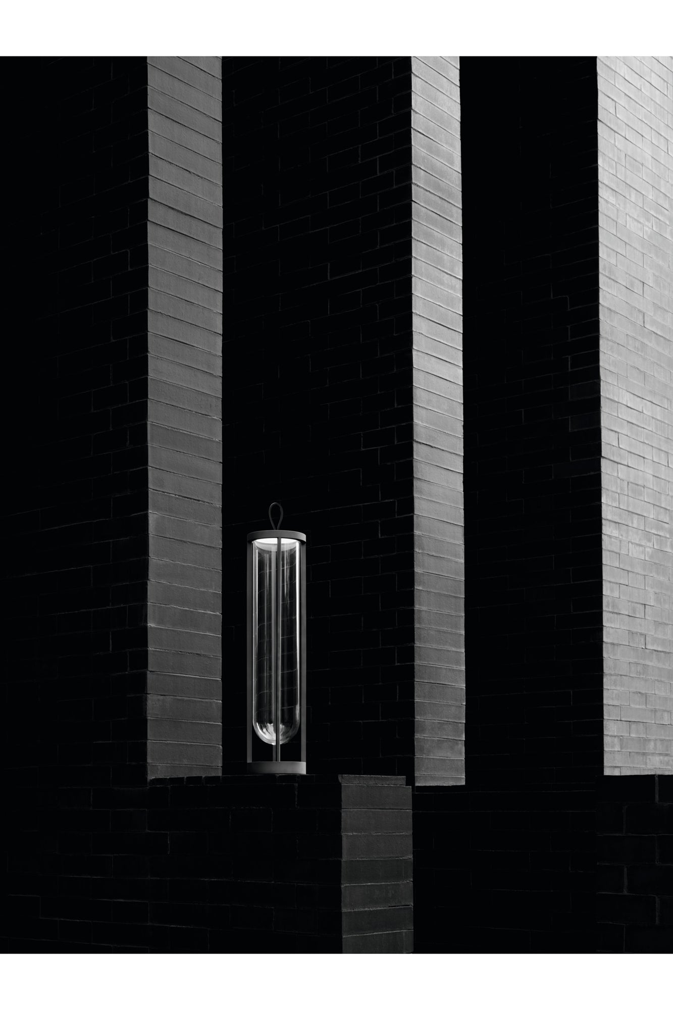 In Vitro Outdoor Bollard 2 H23.6" 3000K 1-10V | Anthracite