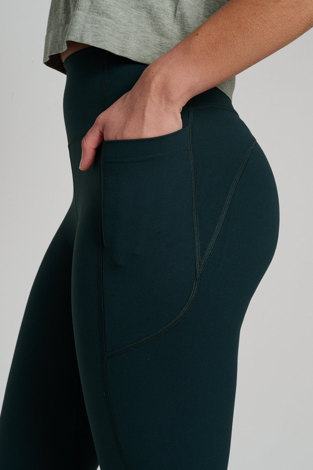 LNDR | Fatal Attraction Legging | Dark Green