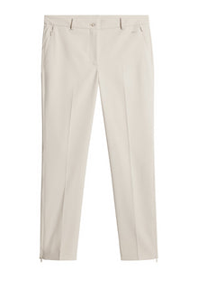 Pia Pant in Moonbeam by J.Lindeberg