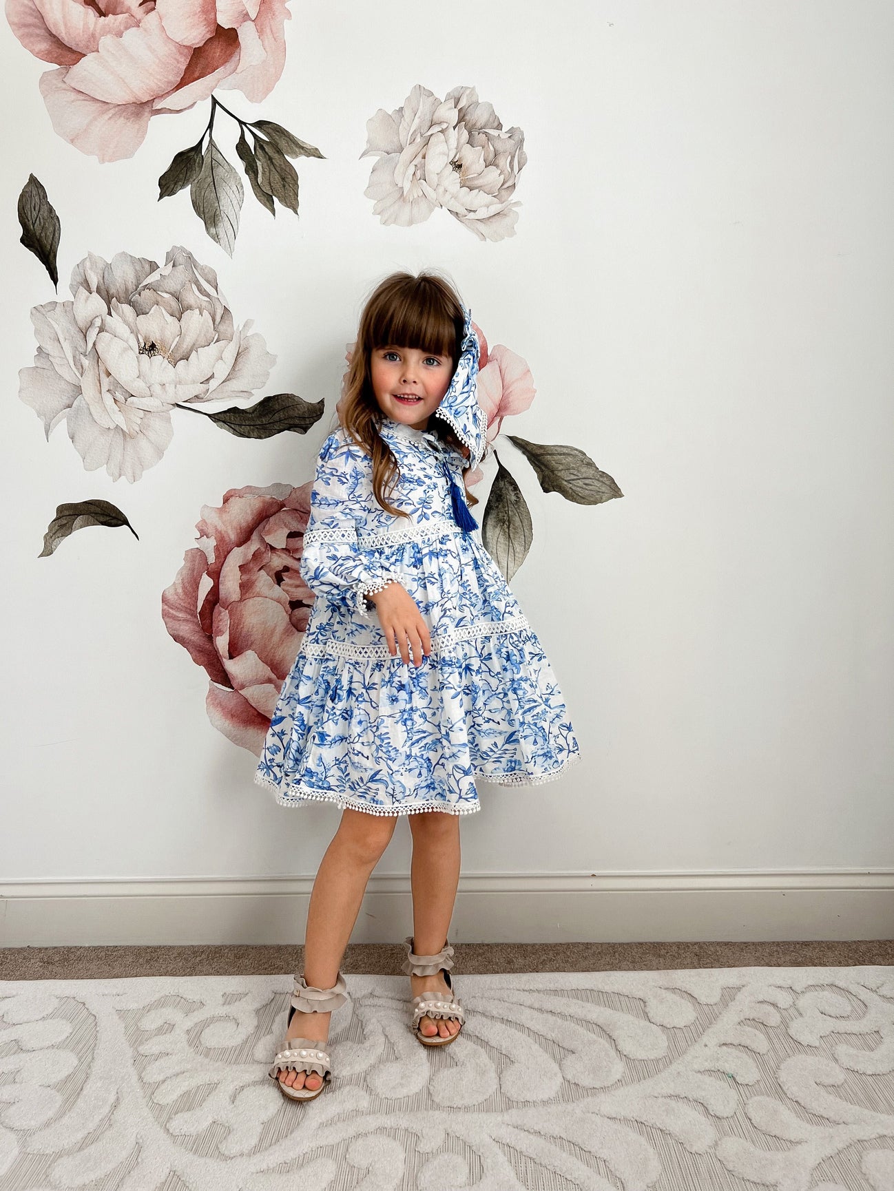 Girl | Jaylin Linen Blue and White Long Sleeve Dress