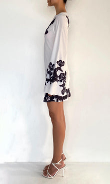 Hemant And Nandita | Aahi Heavy Crepe Short Dress | Black/White