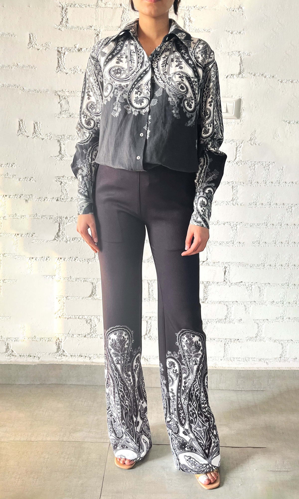 Hemant And Nandita | Viri Heavy Crepe Fitted & Flared Pants | Black White