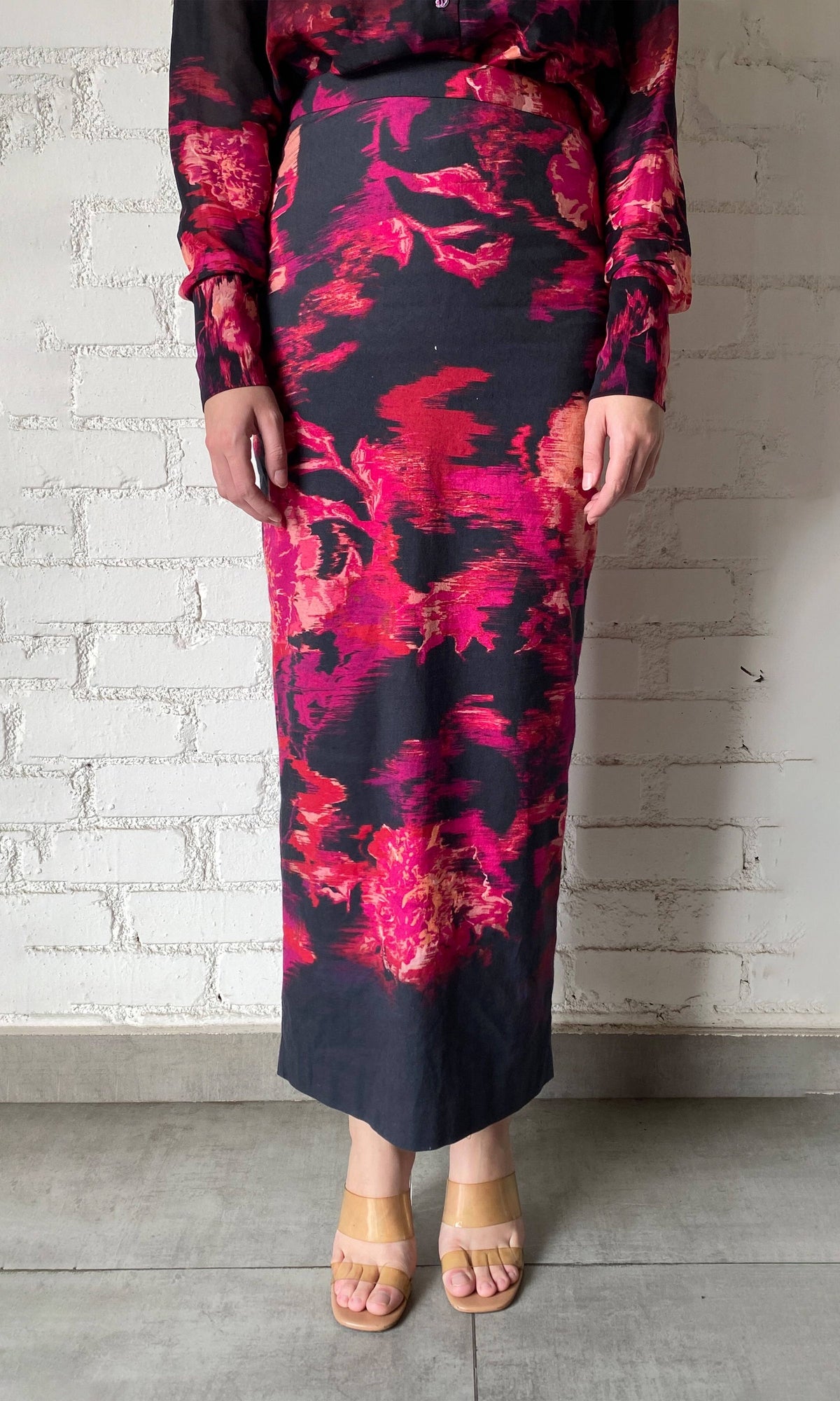 Hemant And Nandita | Zina Cotton Linen Lycra Long Skirt | Black Magenta