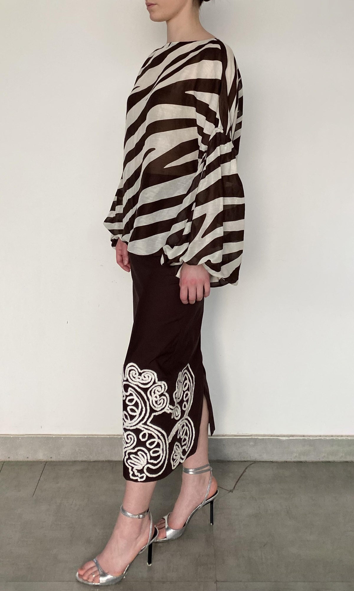 Hemant And Nandita | Zuba Linen Orgenza Top | Zebra Print