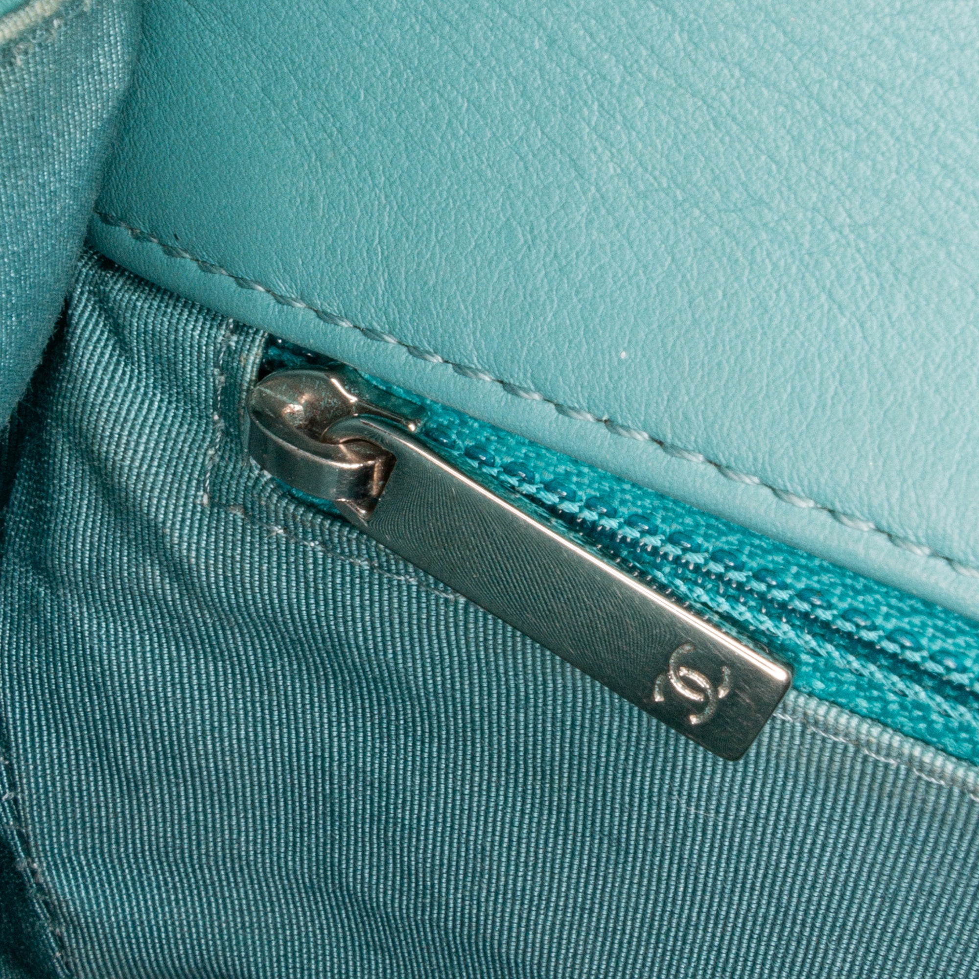 Chanel | Pre-Owned Medium Crumpled Calfskin Bi Vintage Full Flap | Blue/Turquoise