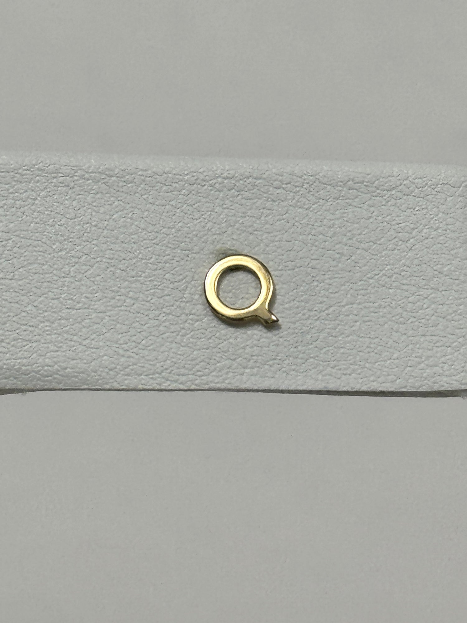 Good Girl Initial Stud | 10K Yellow Gold