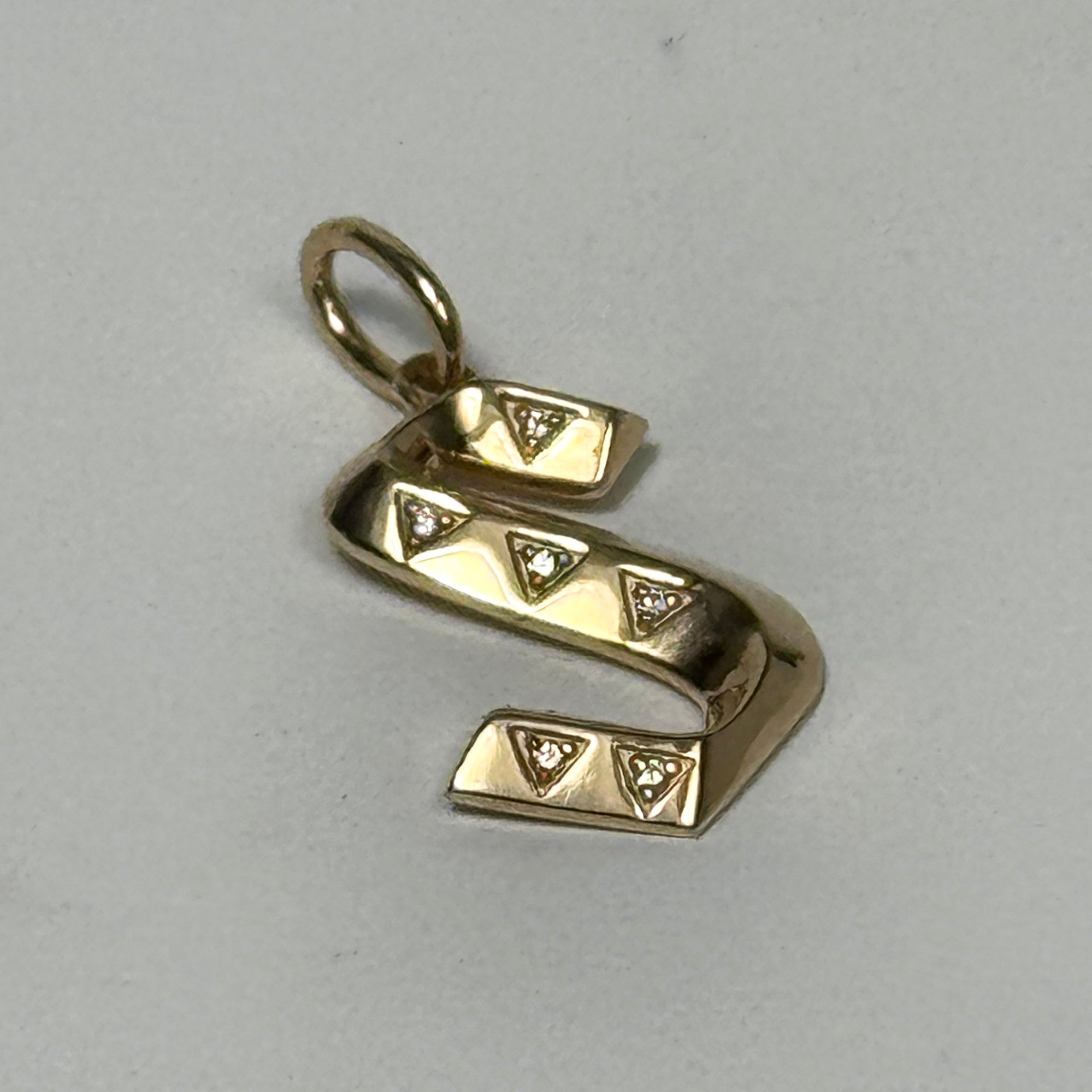 Diamond Decoratif Initial | 14K Yellow Gold | 0.02 CTW (Approx) White Diamond