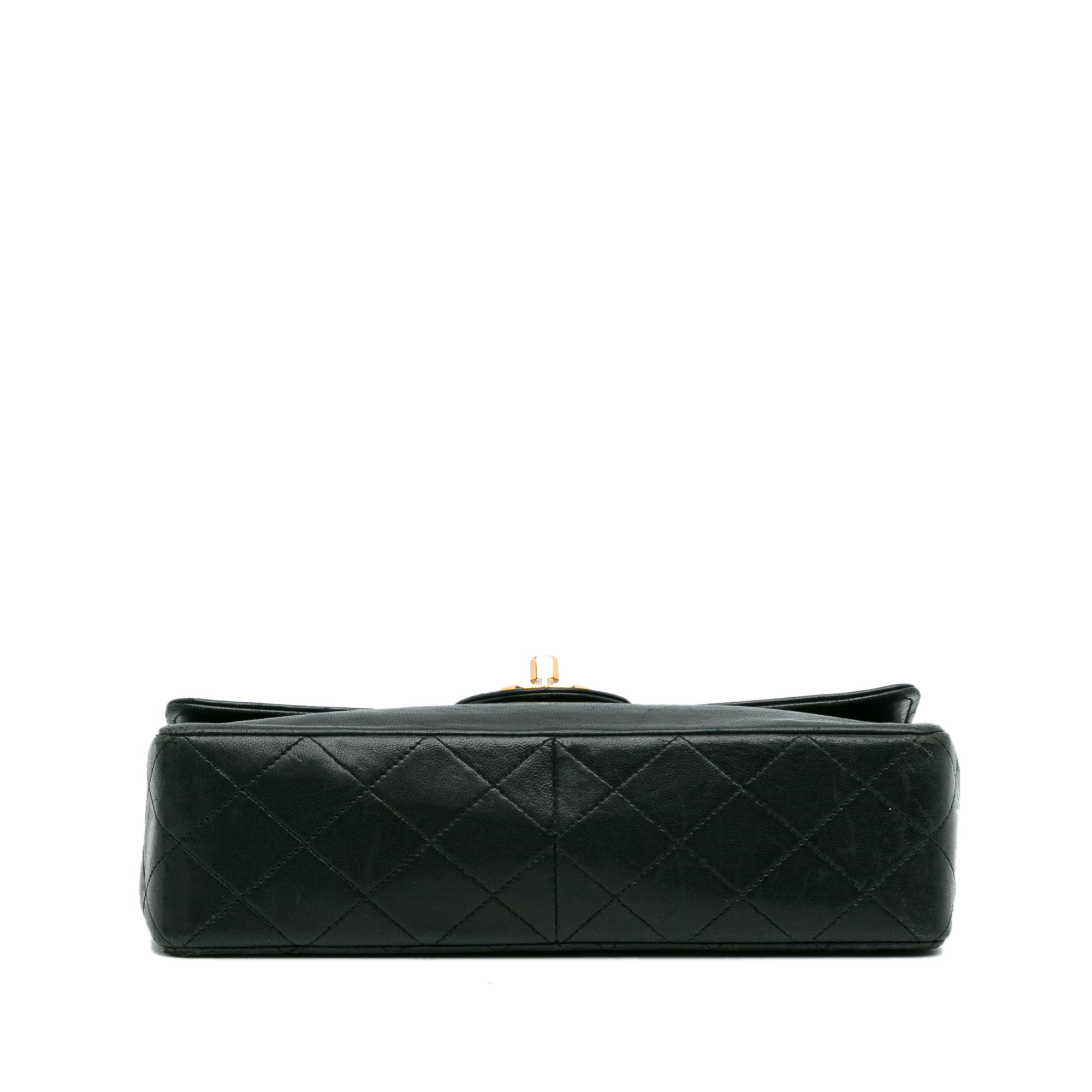 Chanel | Pre-Owned Quilted Lambskin Shoulder Bag | Black