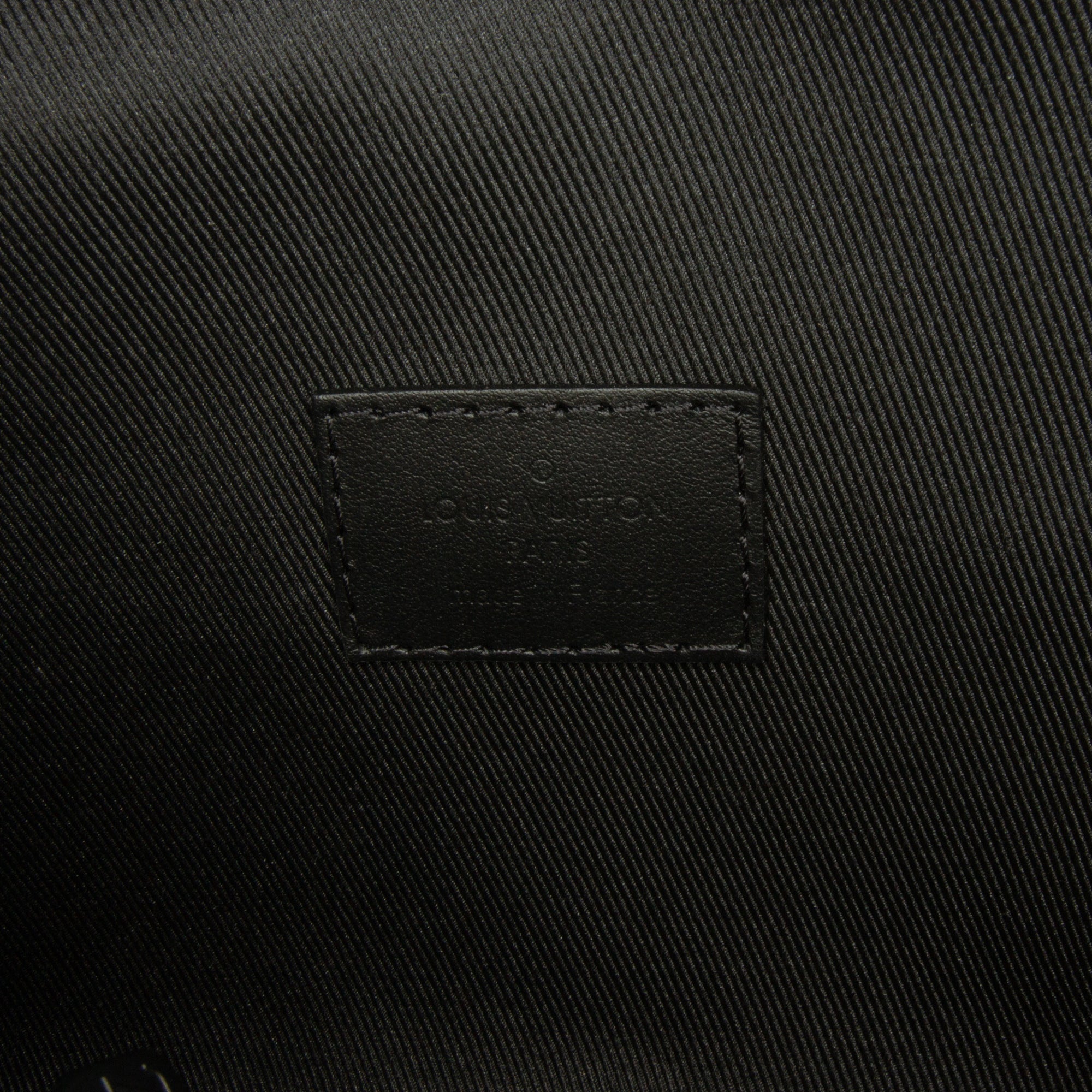 Louis Vuitton | Pre-Owned Monogram Taurillon Steamer Wearable Wallet | Black