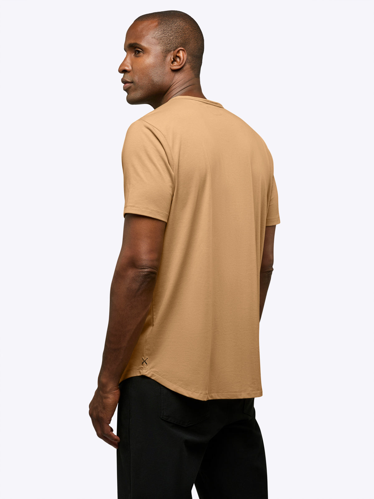 Mens | AO Henley Curve-Hem | Signature-Fit PYCA Pro | Latte