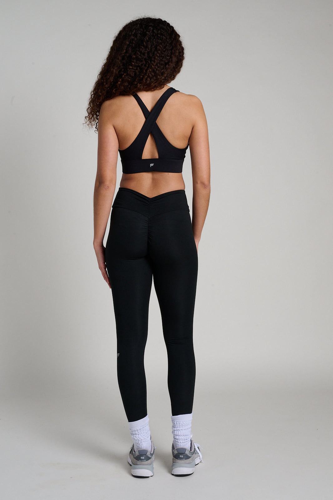 Fabletics | Oasis Twist Sports Bra | Black
