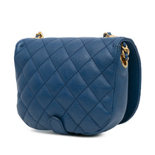 Chanel | Pre-Owned Quilted Grained Calfskin Casual Trip Messenger | Blue