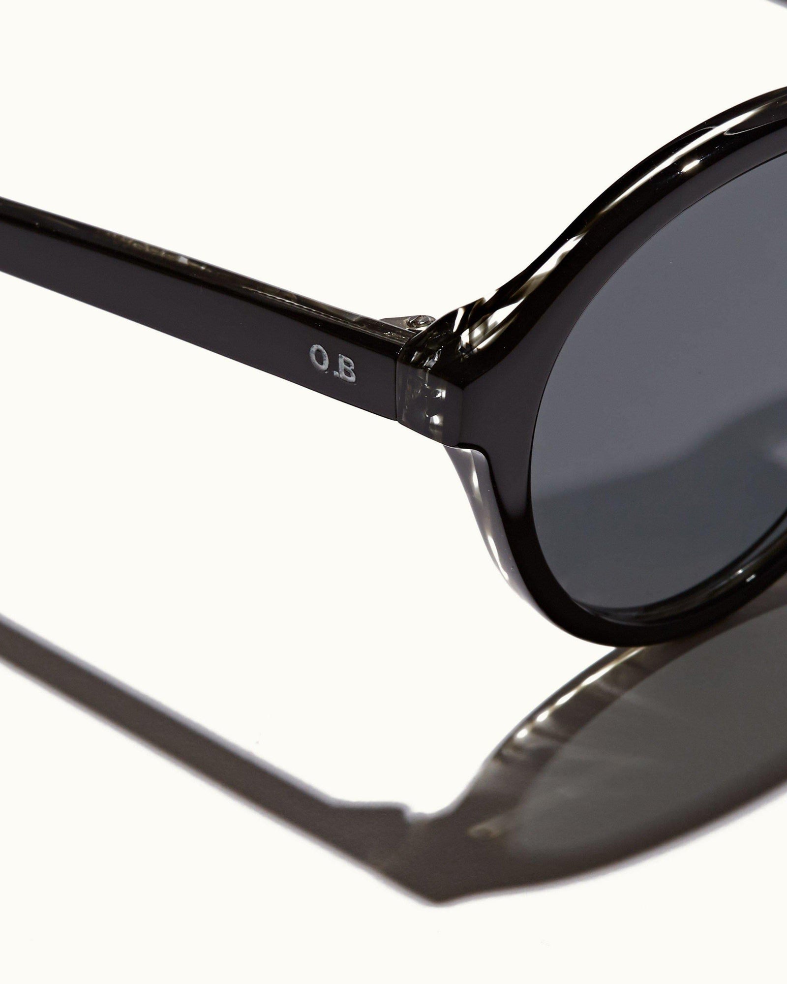 Harlyn Black Round Sunglasses | Black