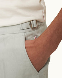 Norwich Linen Tailored Fit Linen Shorts In White Jade | White Jade