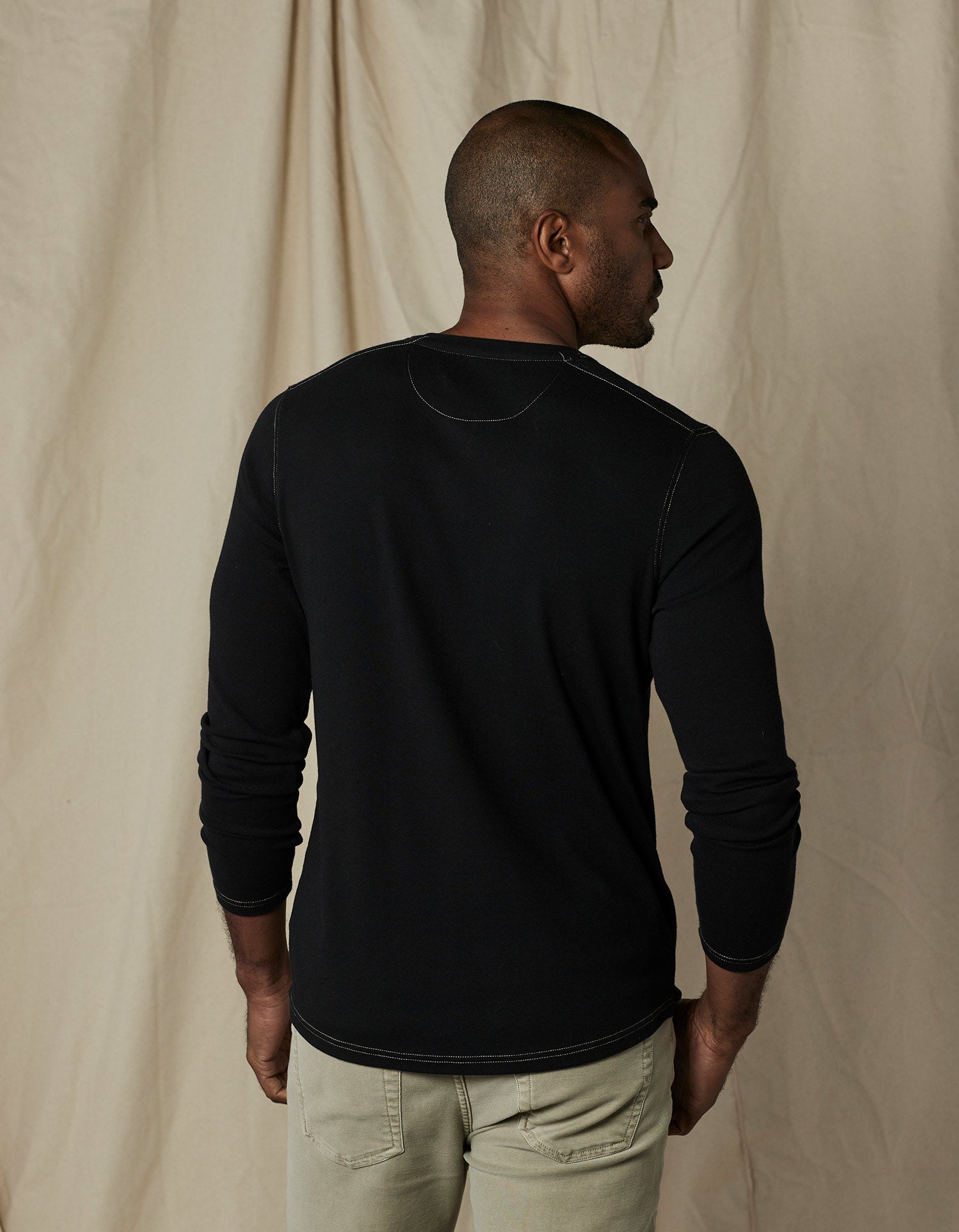 Men | Puremeso Two Button Henley | Black