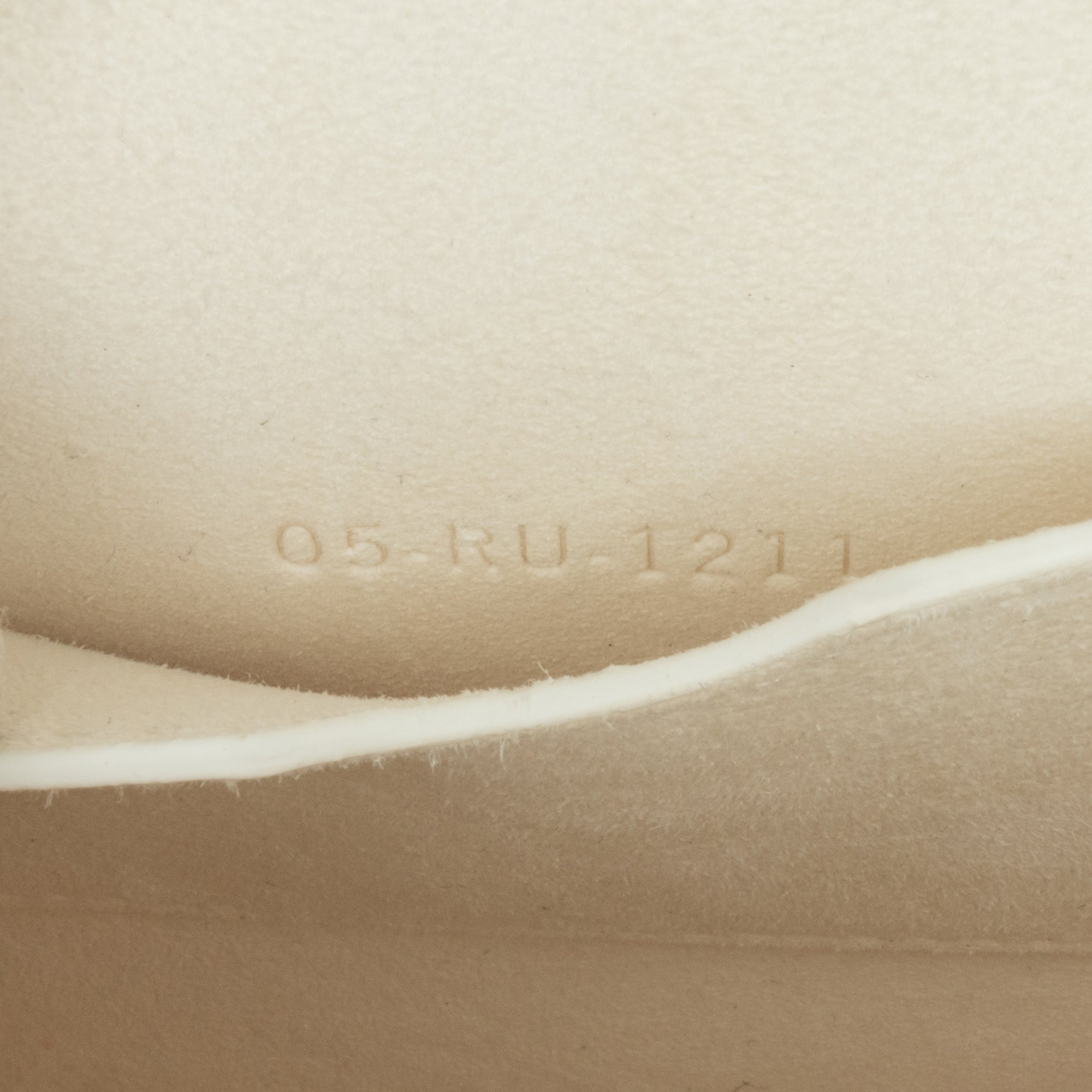 Dior | Pre-Owned Medium Perforated Calfskin Oblique Bobby Flap | White