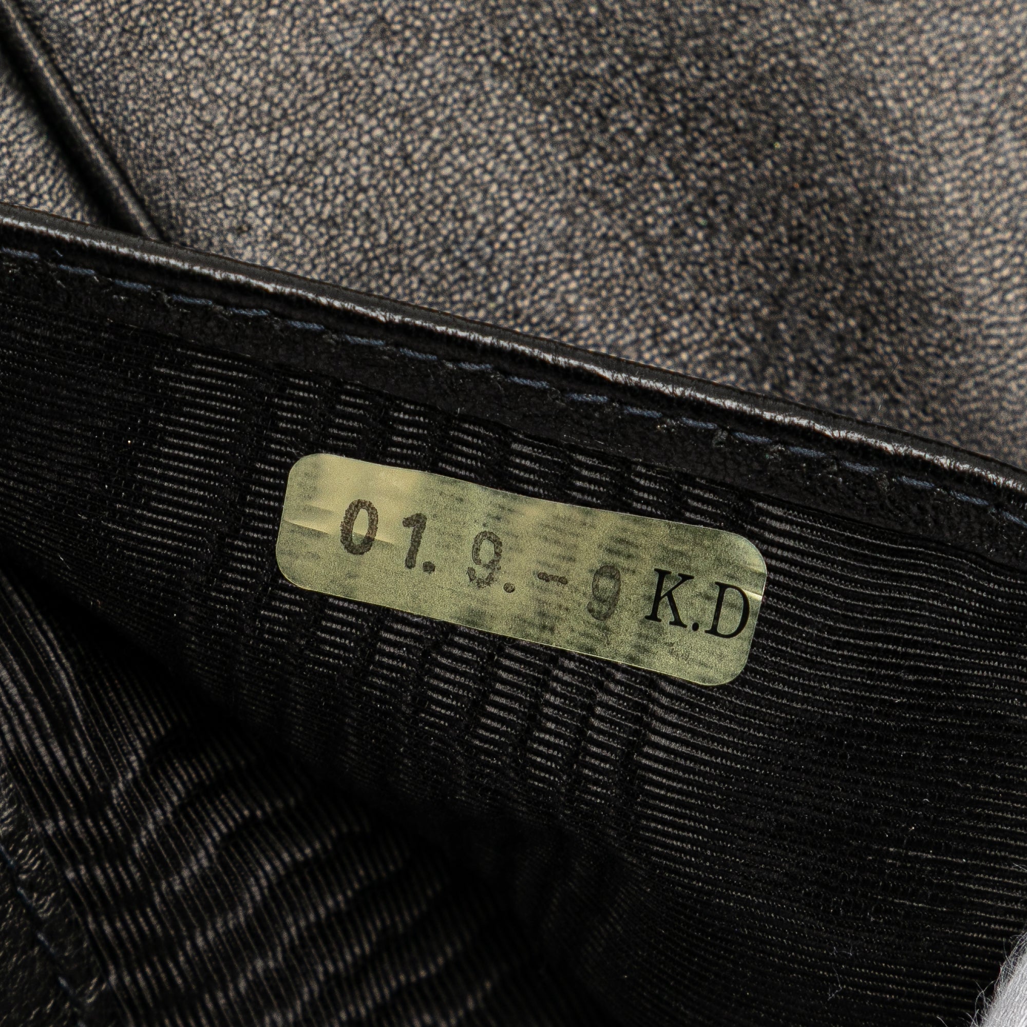 Chanel | Pre-Owned CC Chocolate Bar Patent Clutch on Chain | Black