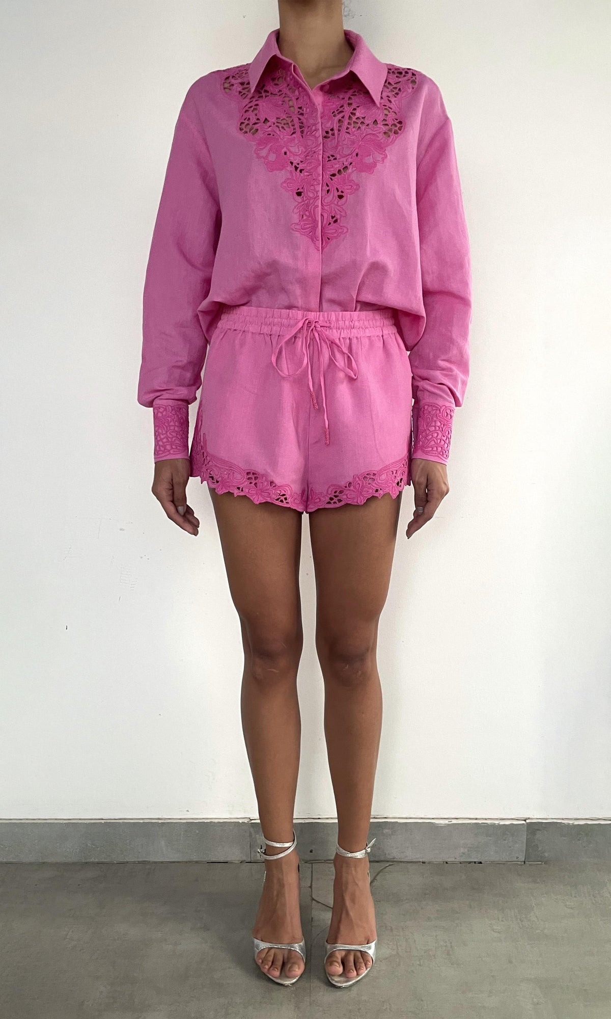 Rococo Sand | Eli Thin Linen Cotton Embroidered Shorts | Khaite Pink