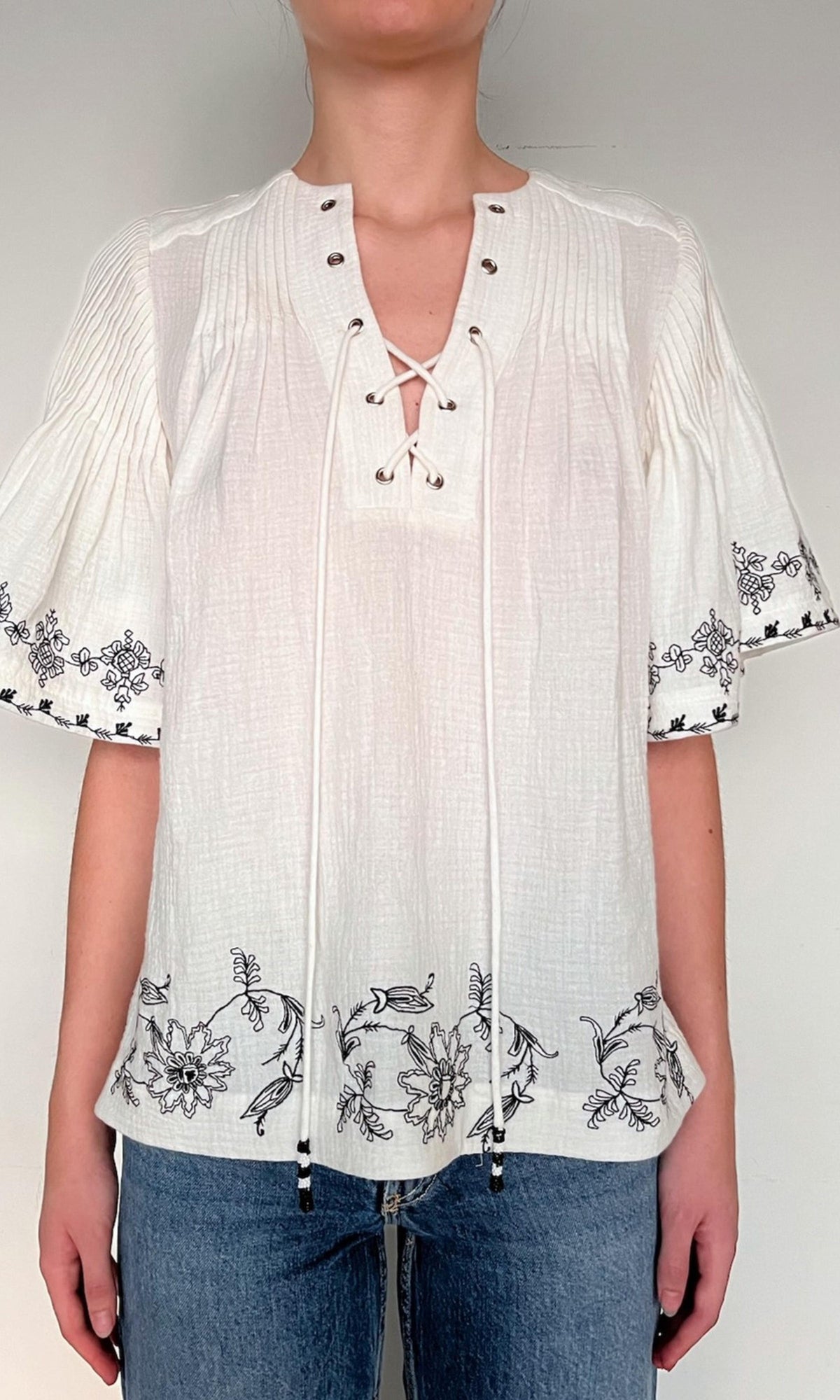 Womens | Jaci Cotton Double Cloth Gauze Eyelet Pintuck Embroidered Top | Black/White