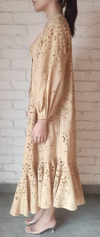 Rococo Sand | Moss Cape | Nude