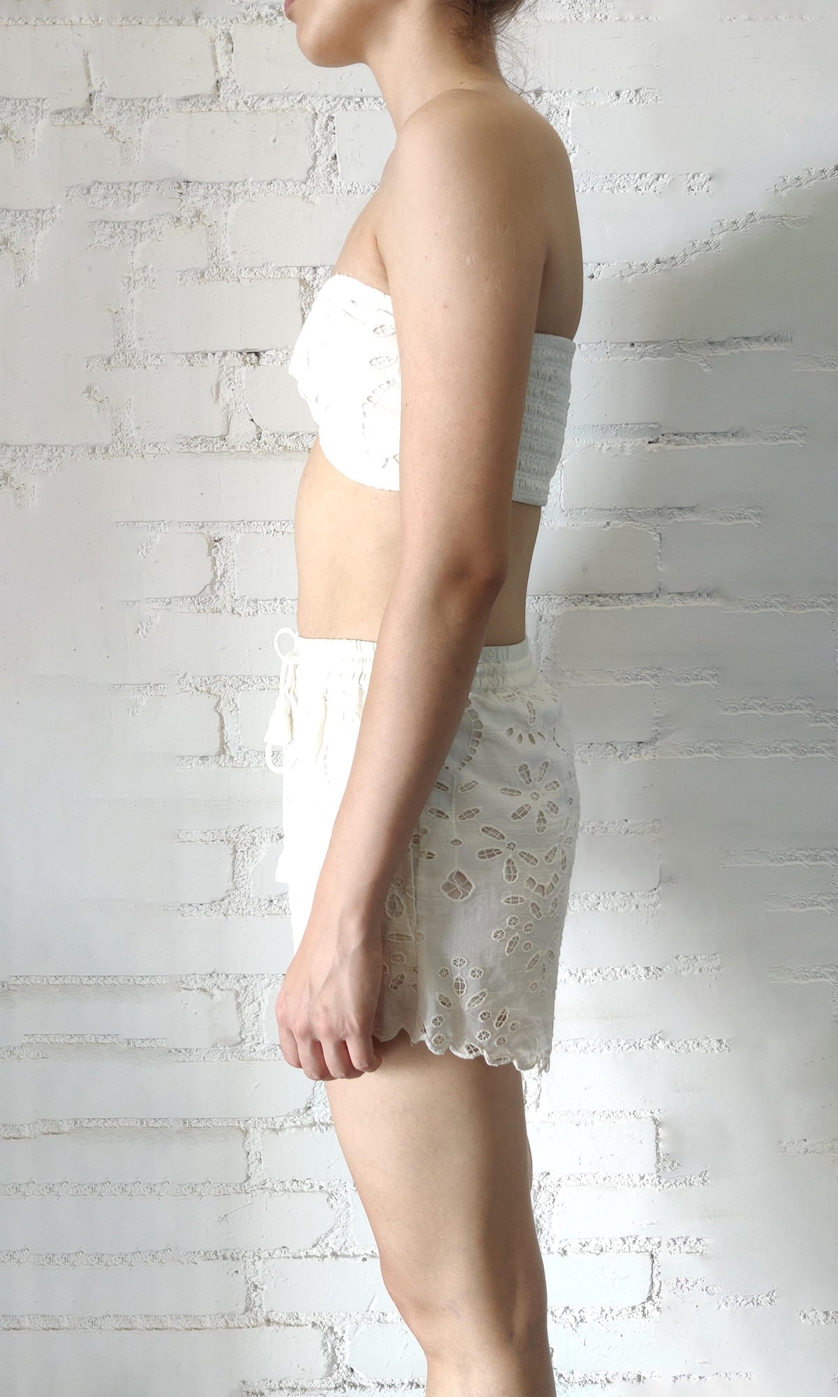 Rococo Sand | Moss Cotton Schiffli Bandeau | White