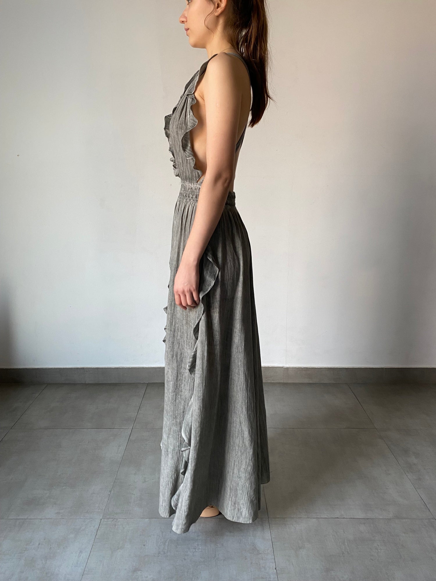 River Plunged Ruffle V-Neck Sleeveless Long Dress | Grey
