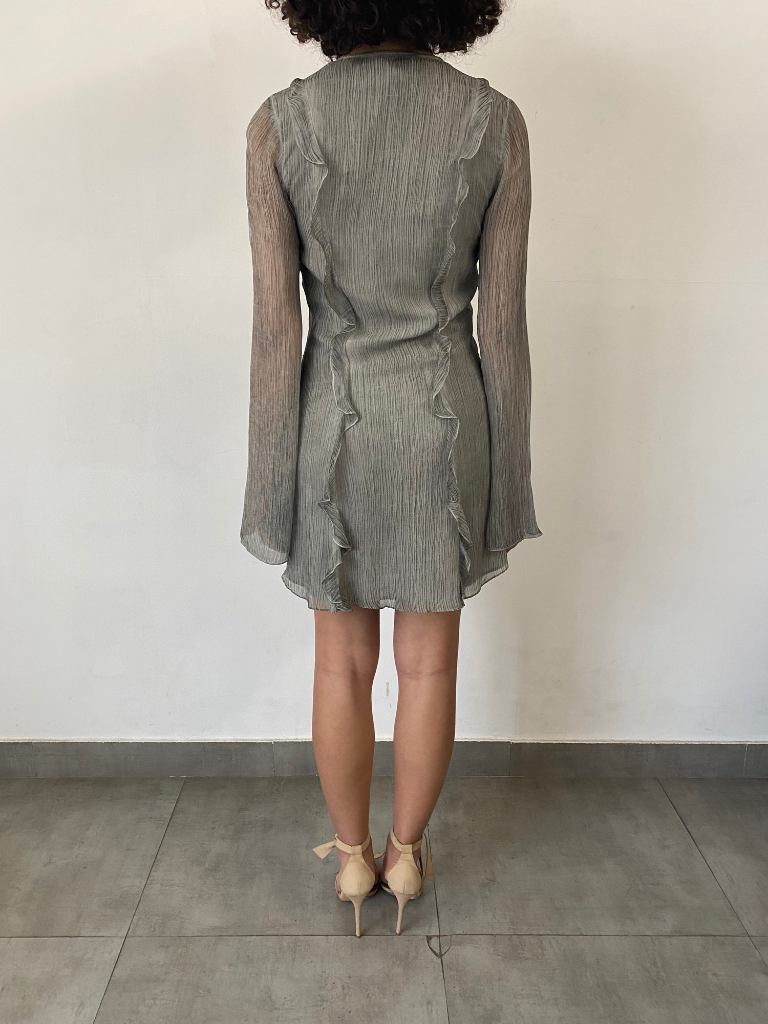 Rococo Sand | River V-Neck Short Dress | Grey