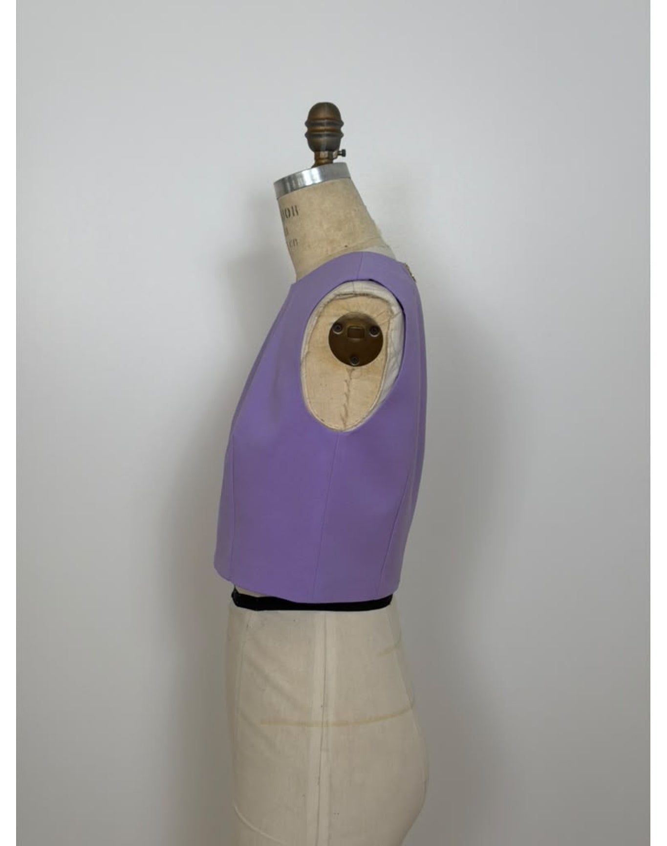 Sleeveless Crewneck Cropped Top | Violeta