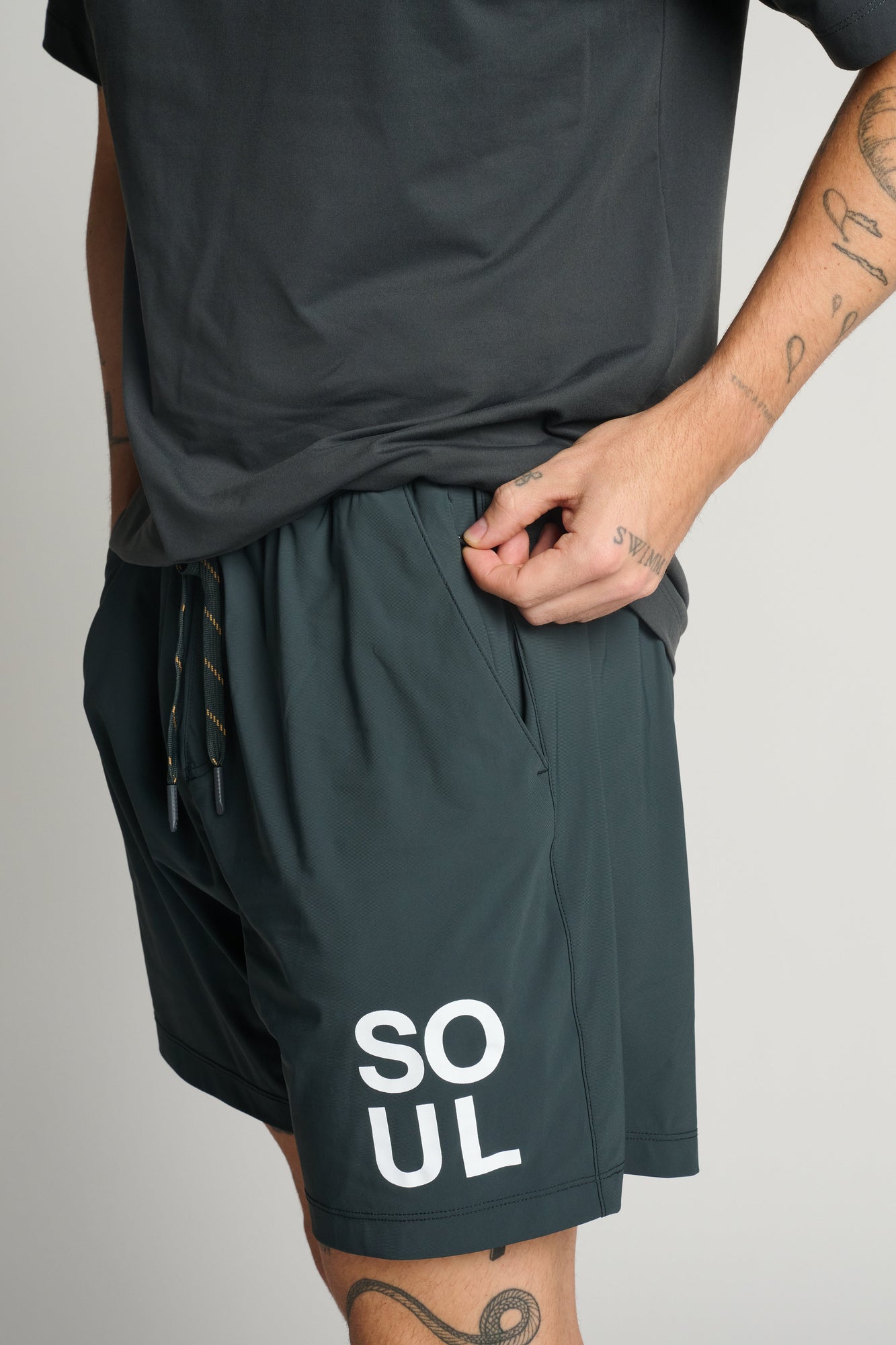 Rhone | 7' Pursuit Short- Unlined | Dark Grey
