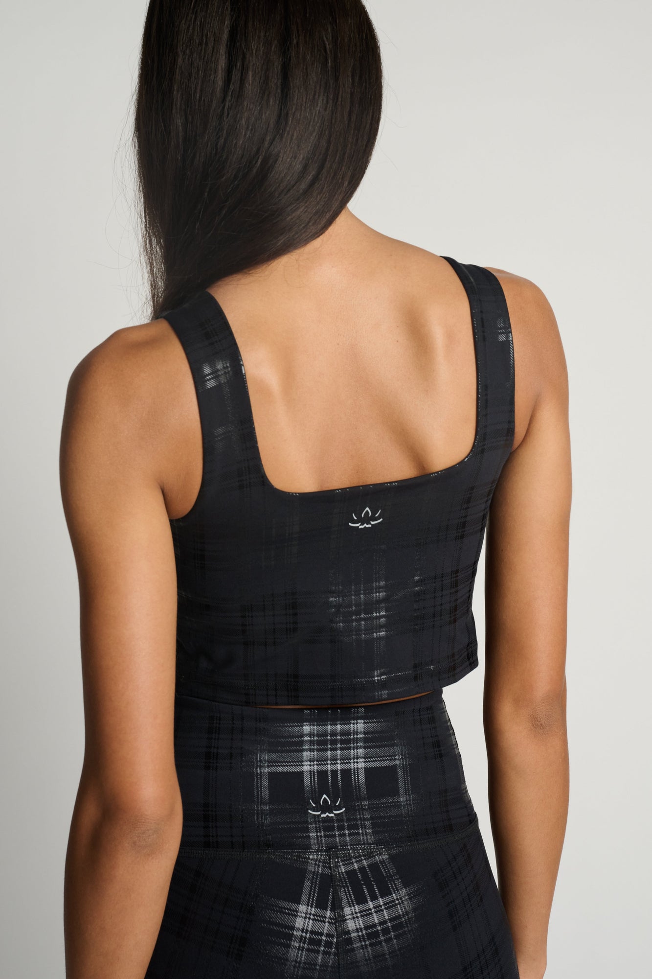 Beyond Yoga | Studio High Cropped Tank | Plaid Foil Black