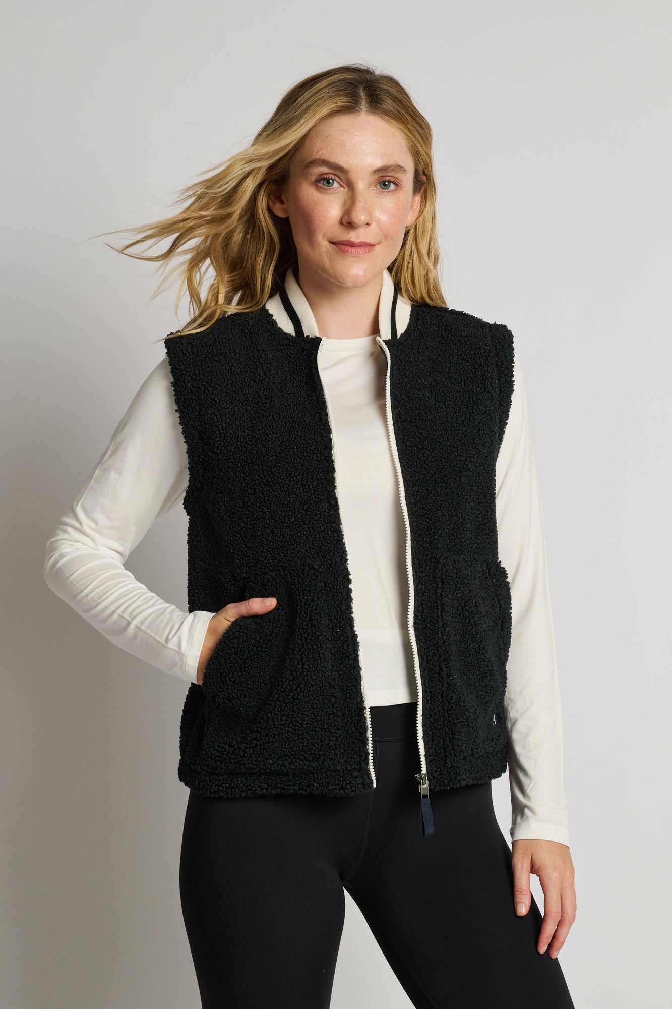 Splits59 | Aster Sherpa Vest | Black