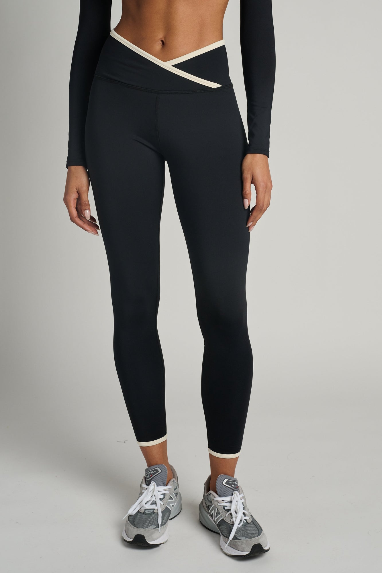 Strut This | The Rae Ankle | Black/White