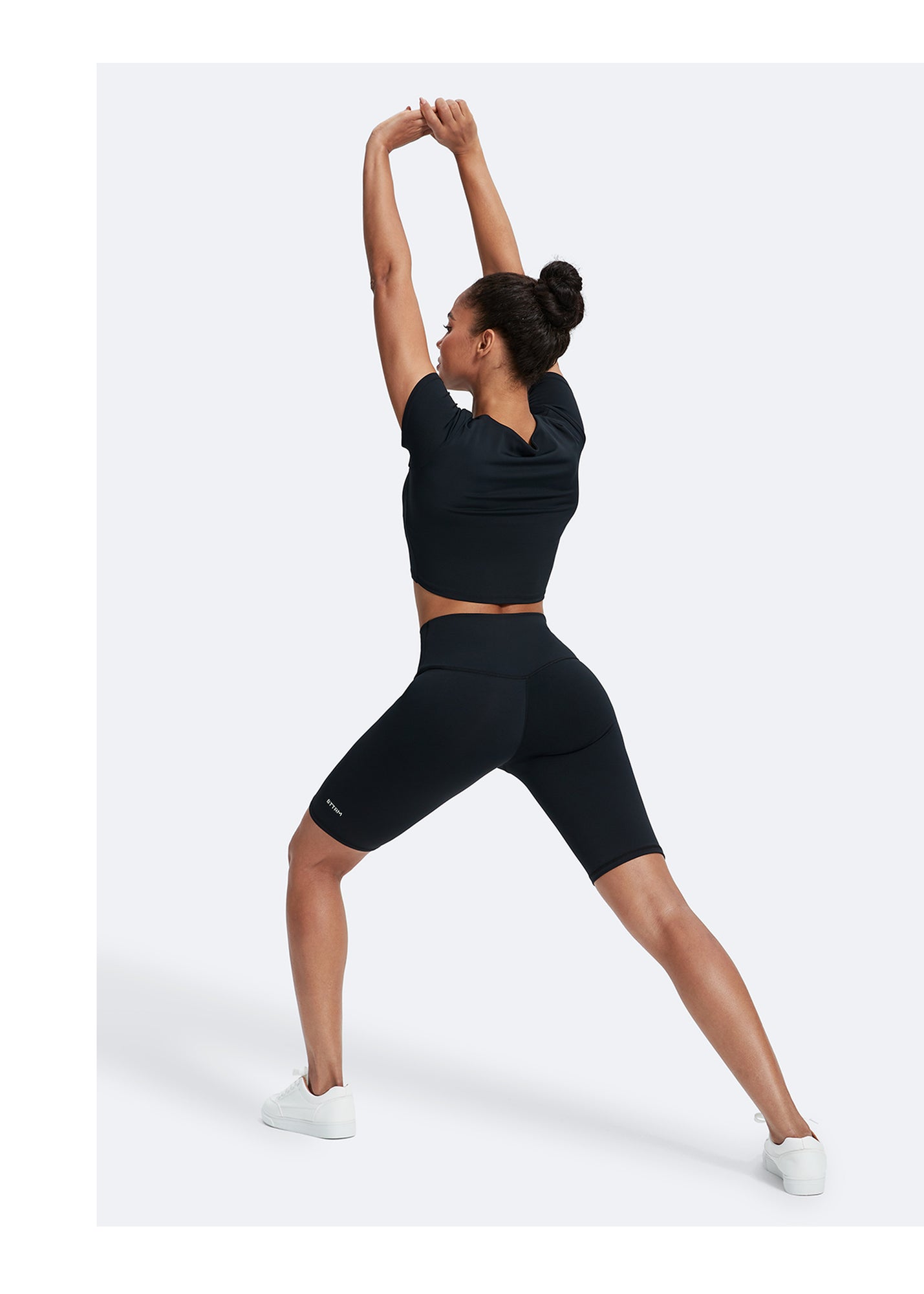Sculpting Fit Pilates Shorts | Black
