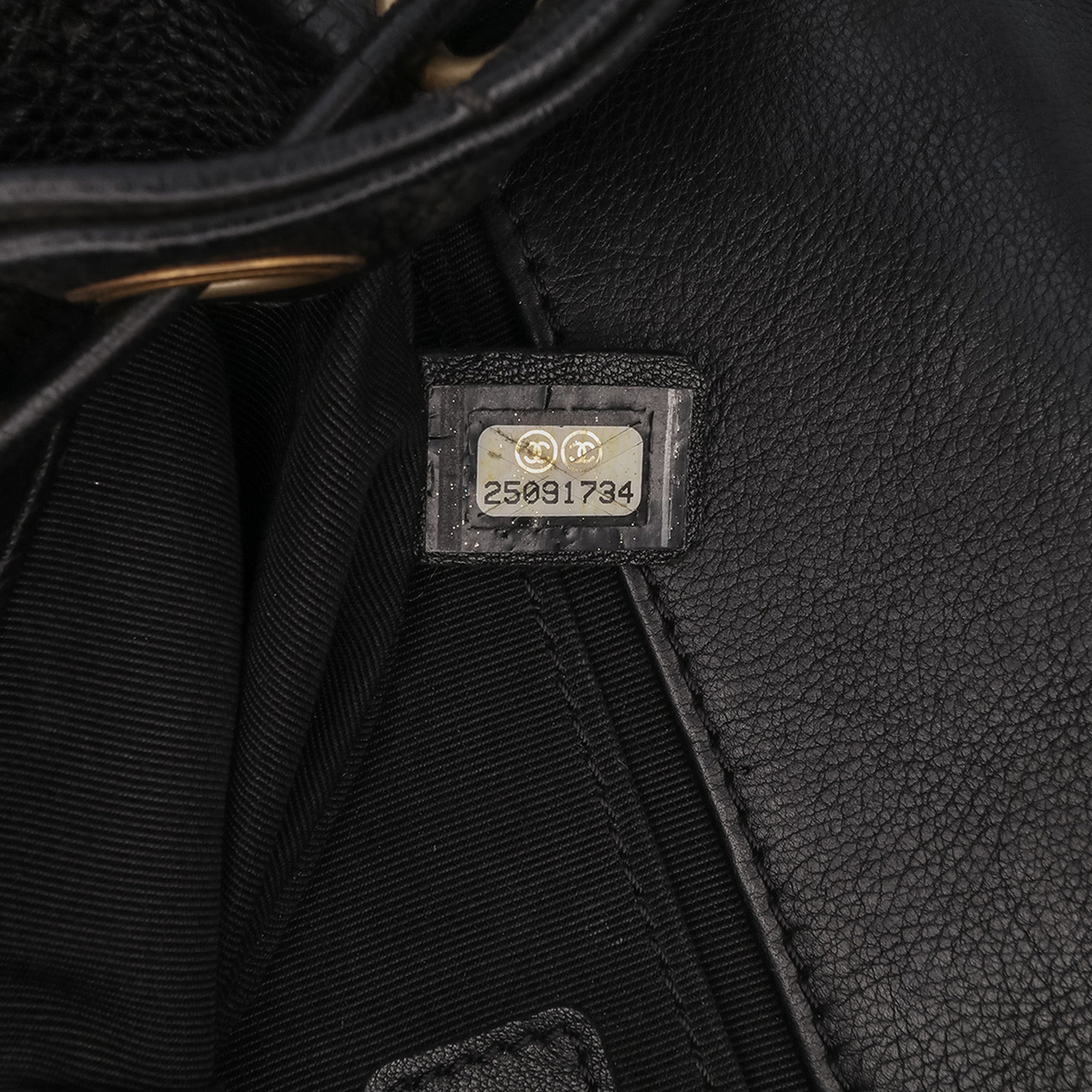 Chanel | Pre-Owned CC Chevron Lambskin Round Flap Satchel | Black