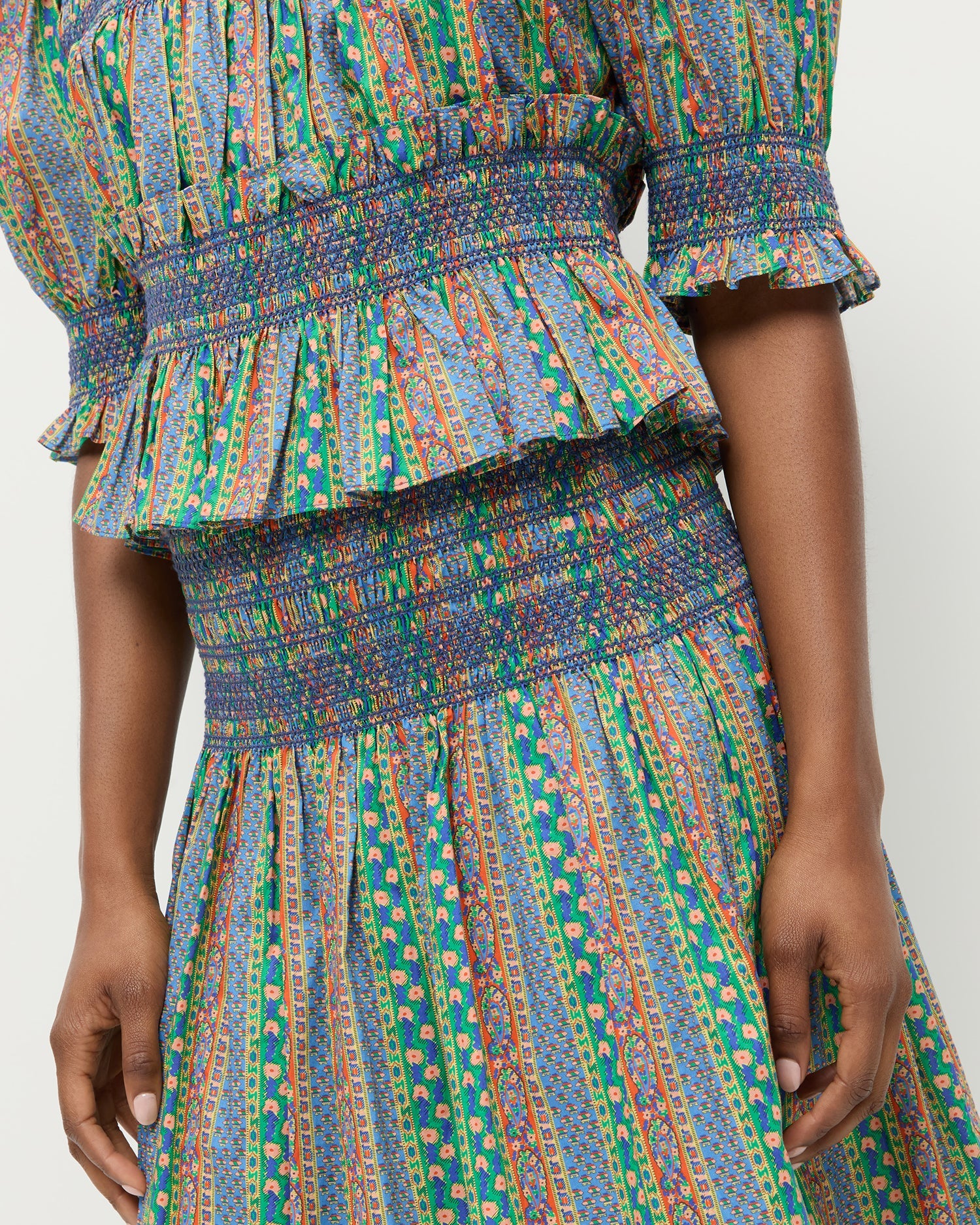 Color: Red/Green/Blue Rosette Floral