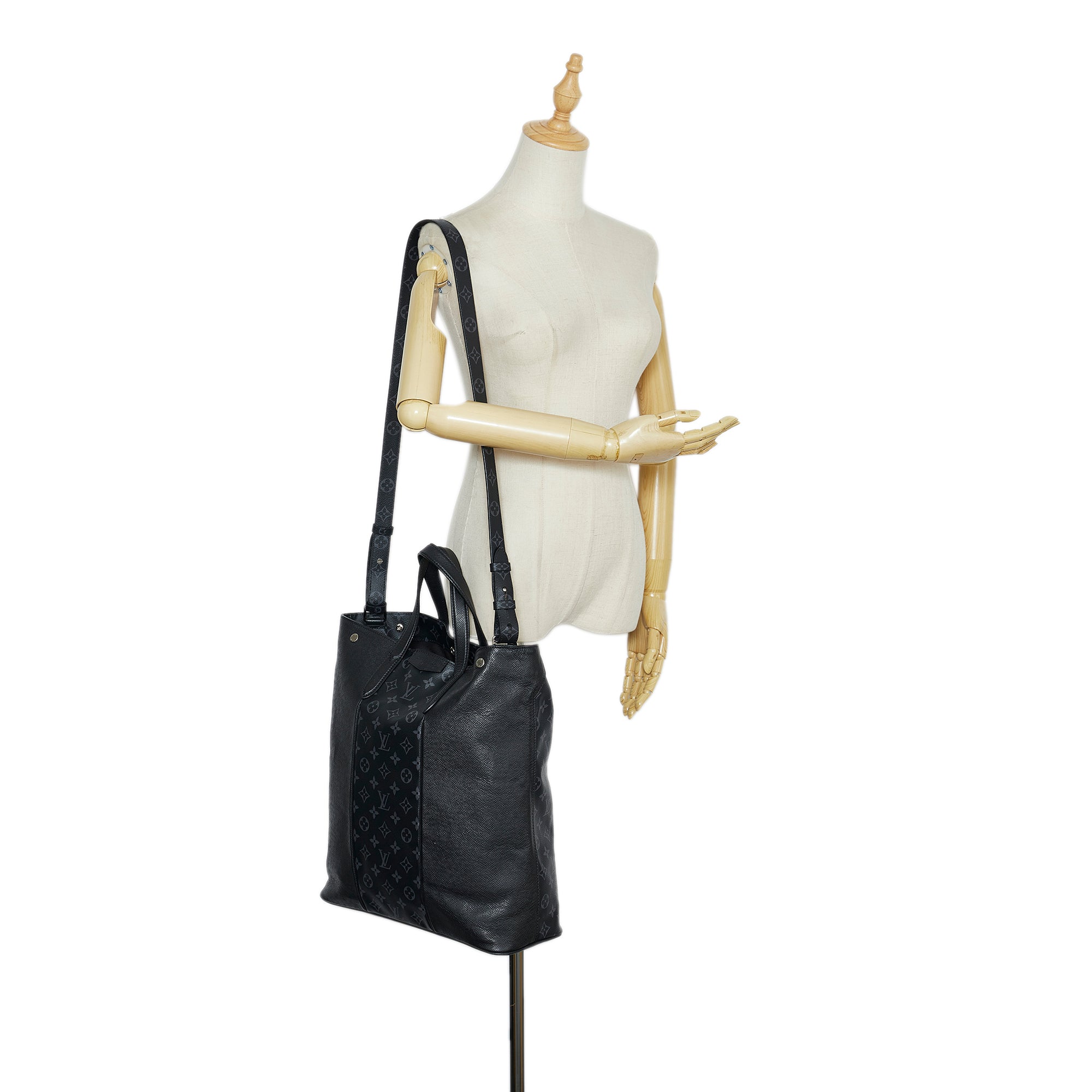 Louis Vuitton | Pre-Owned Taigarama Outdoor Tote | Black
