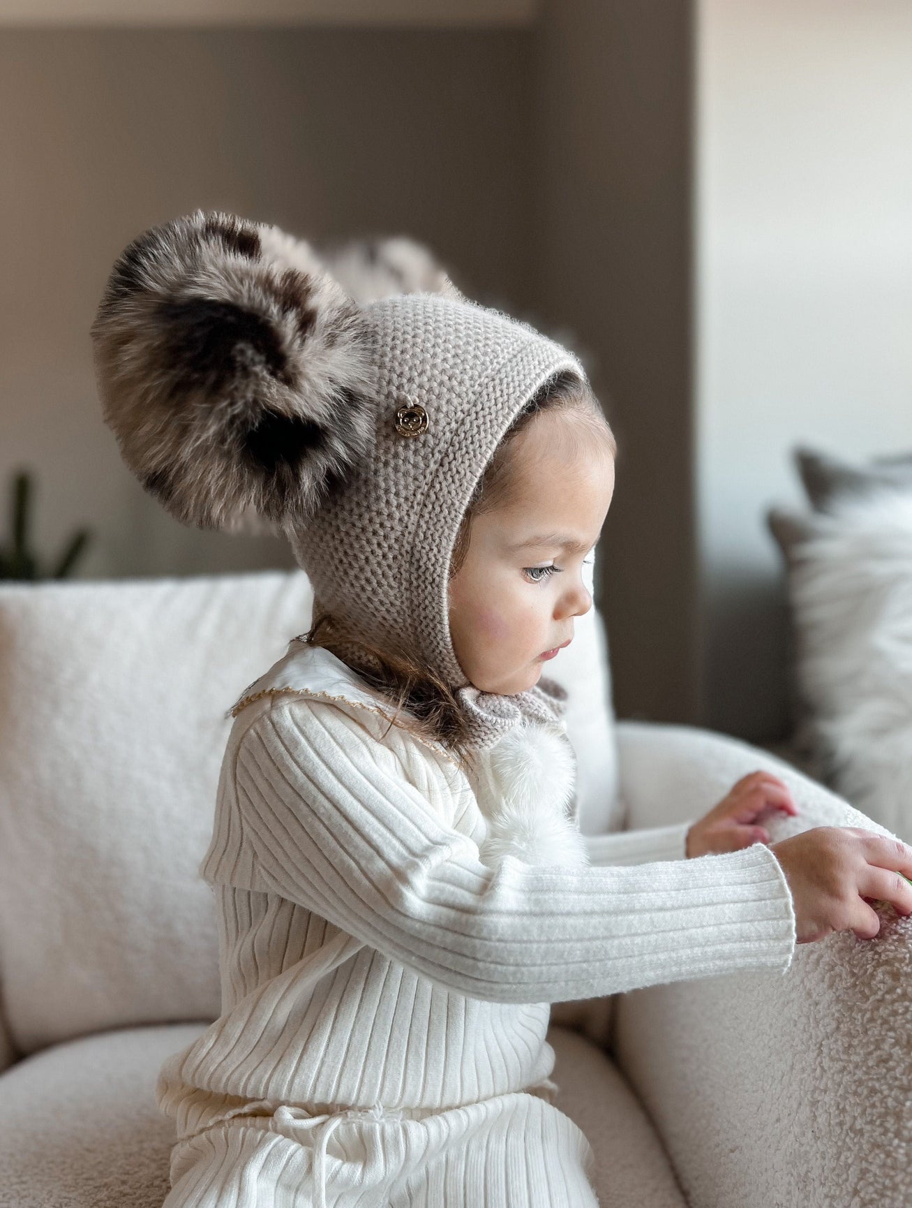 Unisex | Honeycomb Cashmere Bonnet with Animal Print Poms | Beige