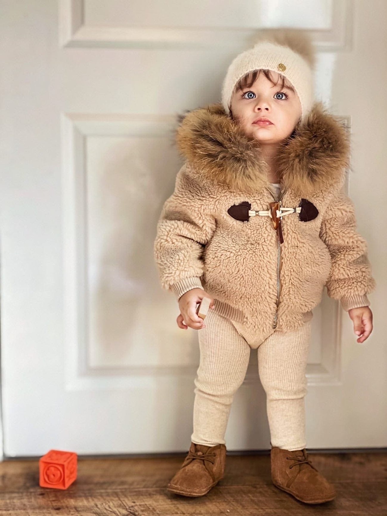 Unisex | Vanya Beige Cashmere Kids' Fox Fur Beanie Hat | Oatmeal